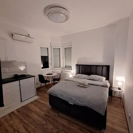 White 6 * Belgrade