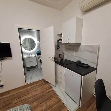 White 6 베오그라드